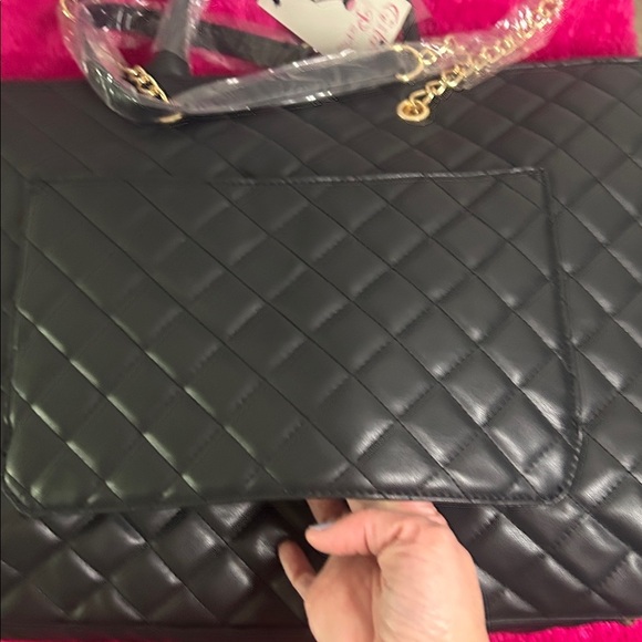 Gilda ParisElegant Black Quilted Tote Bag with Gold Accents - Picture 9 of 11